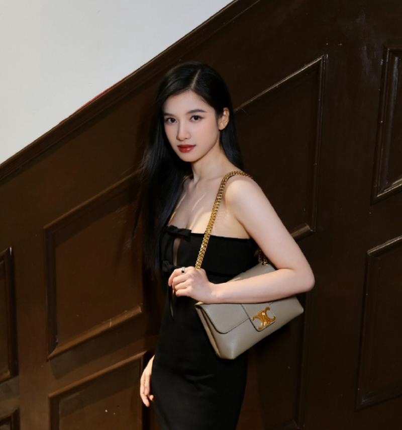 笑不活了！张婧仪喷防晒喷出杀虫剂气势 《野狗骨头》花絮太搞笑